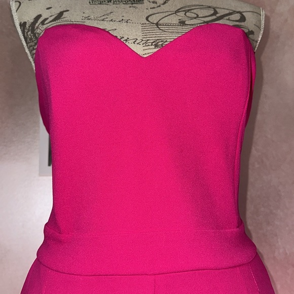Hot pink express Romper with pockets - Picture 3 of 9